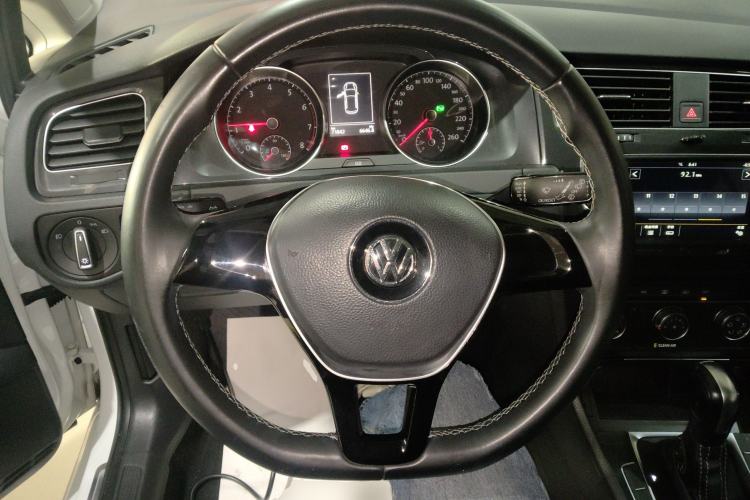 Used Volkswagen Golf 2017 1.6L Automatic Comfort Million-Vehicle Anniversary Edition