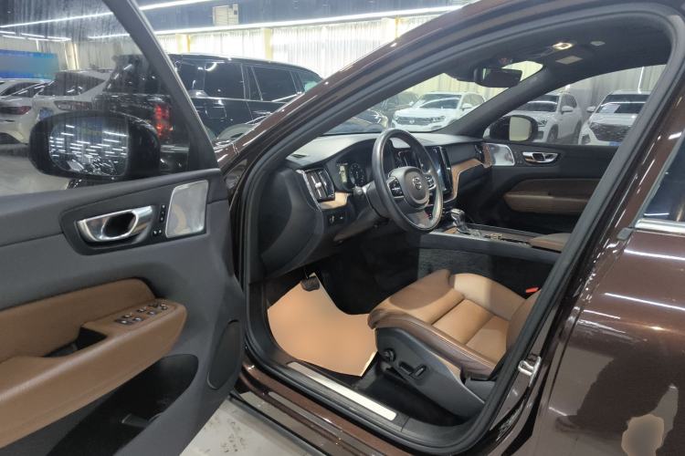 Used Volvo XC60 2021 T5 4x4 Smart Luxury Edition
