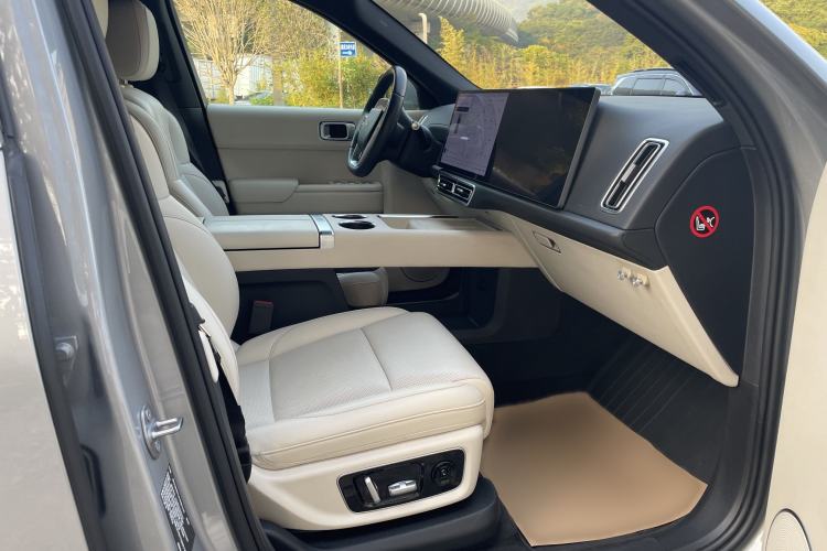 Used Li Auto L8 2023 Max model
