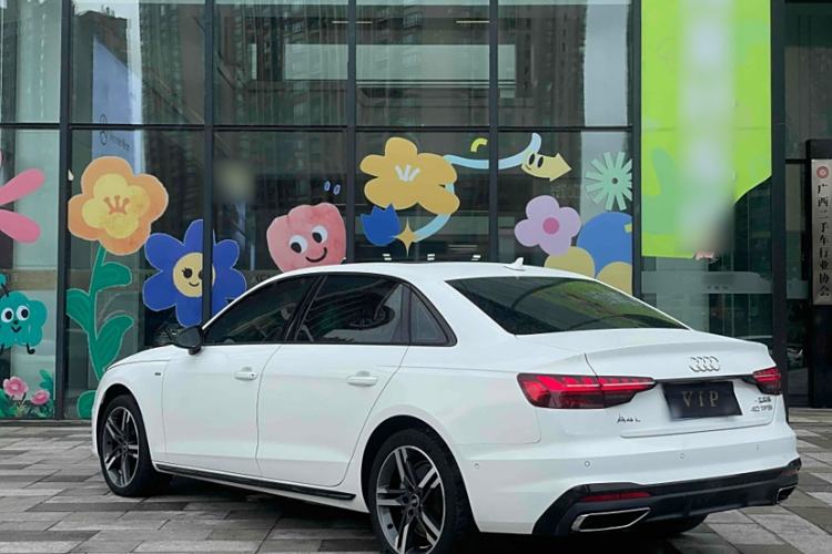 Used Audi A4L 2022 40 TFSI Luxury Dynamic Model
