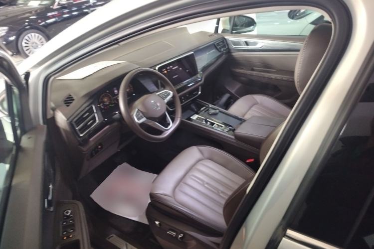 Used Volkswagen Viloran 2024 330TSI Luxury Edition
