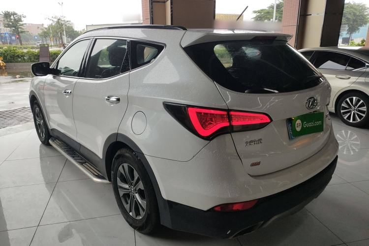 Used Hyundai Santa Fe 2013 2.4L Automatic Two-Wheel Drive Smart Version