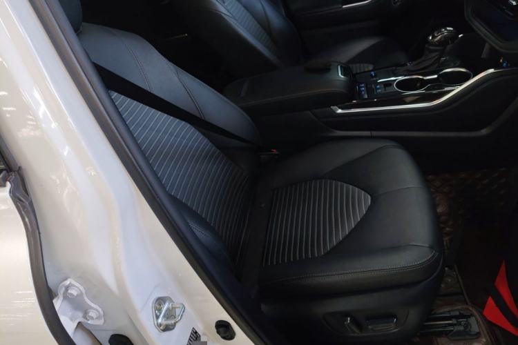 Used Toyota Crown Land Cruiser 2022 2.5L HEV Four-Wheel Drive Premium Edition
