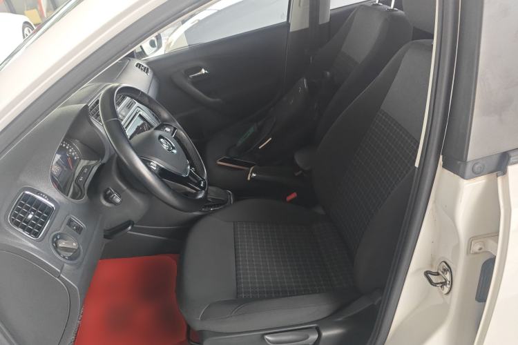 Used Volkswagen Polo 2016 1.6L Automatic Comfort Model