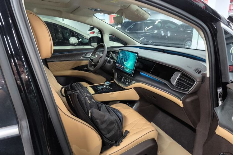 Used Denza D9 2024 DM-i 980 Four-Wheel Drive Prestige Model
