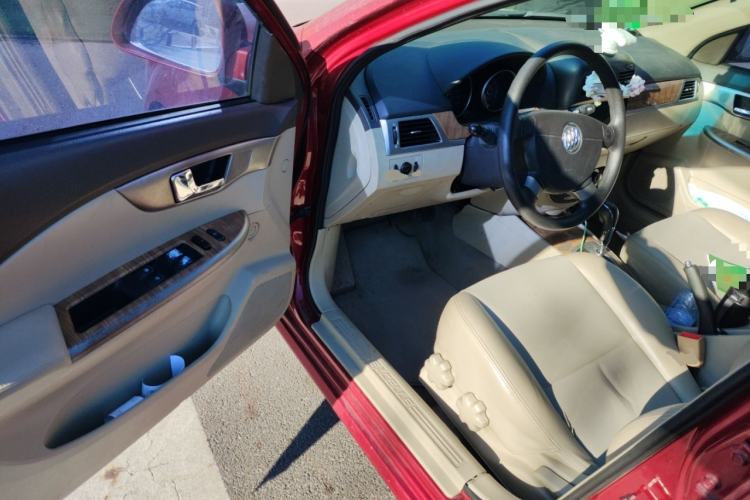 Used Buick Excelle 2015 1.5L Automatic Classic Model
