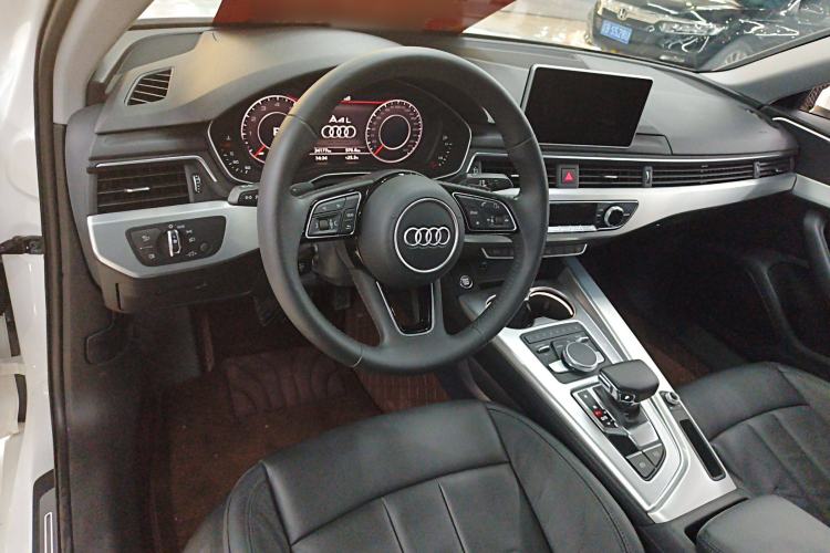 Used Audi A4L 2018 30th Anniversary Edition 40 TFSI Fashion Model
