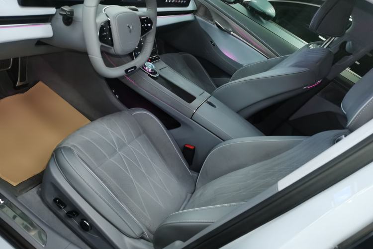 Used VOYAH PASSION 2023 Four-Wheel Drive Standard Edition