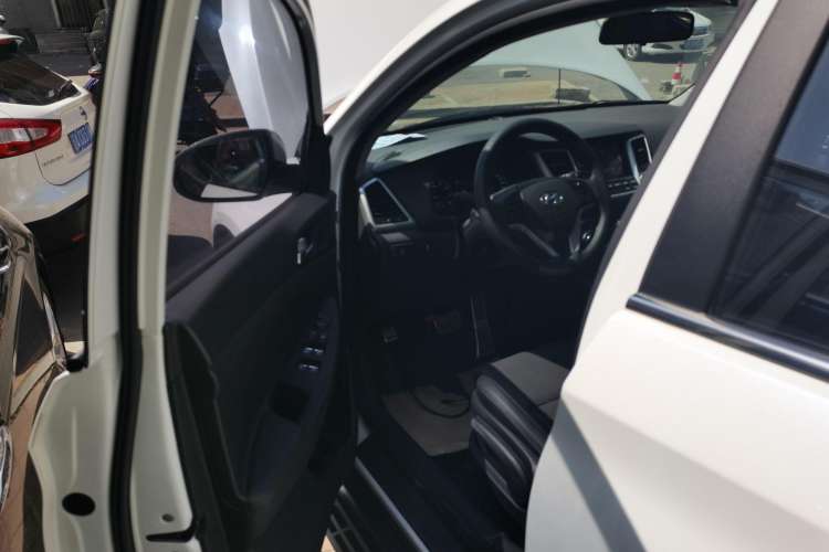 Used Hyundai Tucson 2015 1.6T Dual-Clutch Two-Wheel-Drive Smart Model
