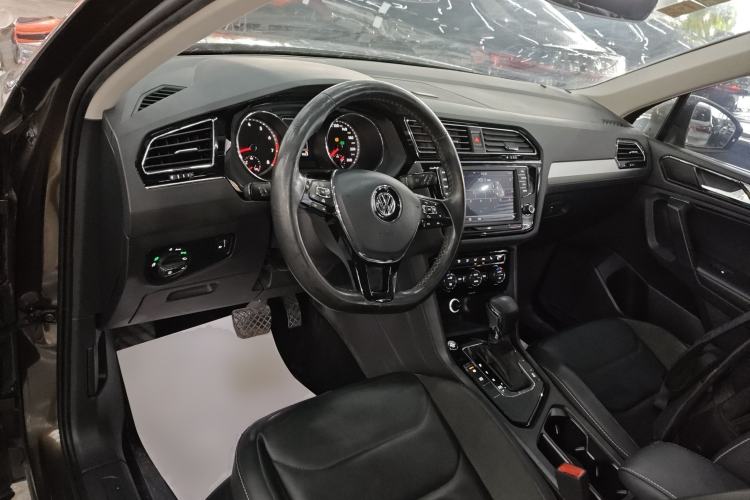 Used Volkswagen Tiguan L 2018 330TSI Automatic Two-Wheel Drive Luxury Edition
