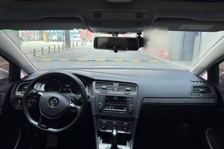 Used Volkswagen Golf 2016 230TSI Automatic Comfort Version
