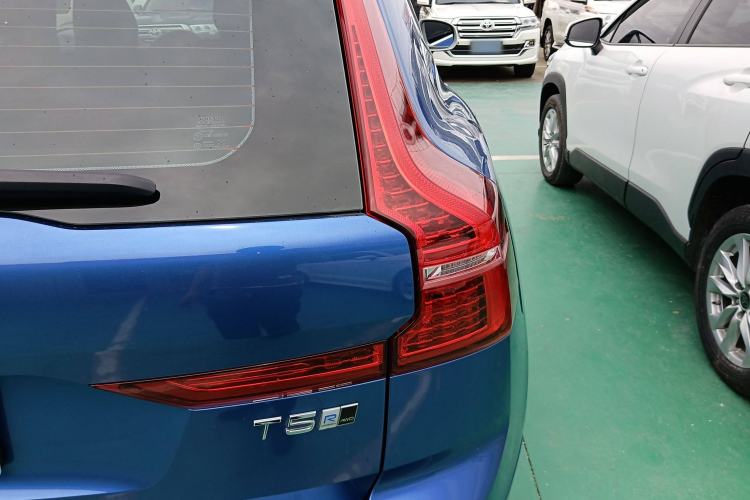 Used Volvo XC60 2019 T5 4x4 Smart & Dynamic Sport Edition China VI Standard
