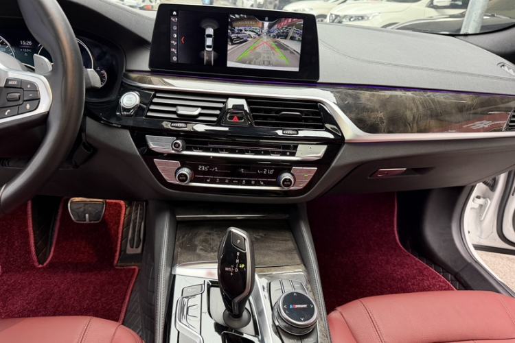 Used BMW 5 Series 2018 Restyled 530Li Leading Edition M Sport Package
