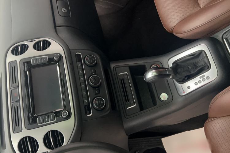 Used Volkswagen Tiguan 2015 1.8TSI Automatic All-Wheel-Drive Luxury Model
