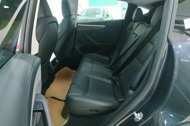 Used Tesla Model Y 2025 Long-Range All-Wheel-Drive Version