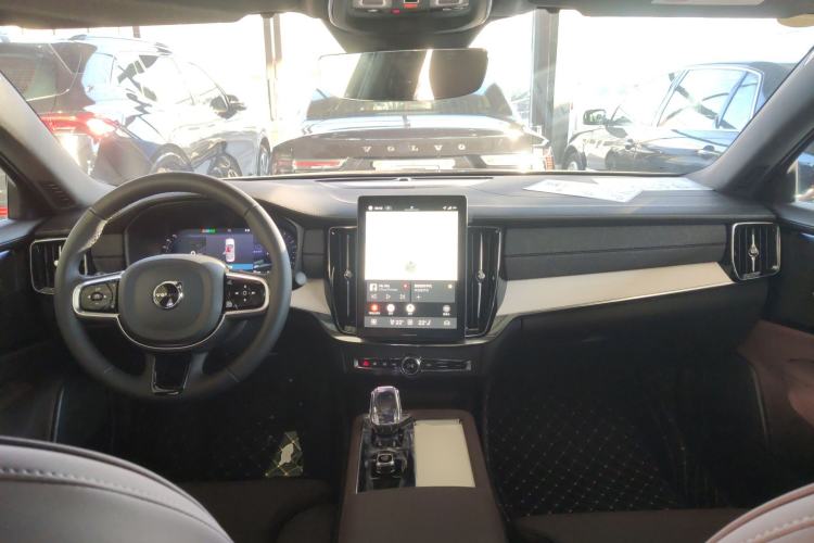 Used Volvo S90 2026 B5 Zhiyuan Luxury Edition
