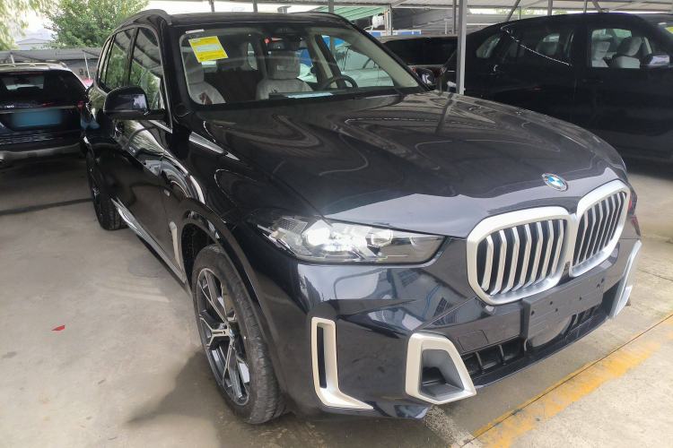 Used BMW X5 2023 xDrive 30Li Luxury M Sport Package

