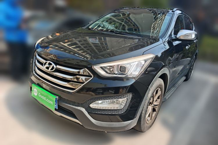 Used Hyundai Santa Fe 2015 2.4L Automatic Two-Wheel Drive Smart Version 5 Seats