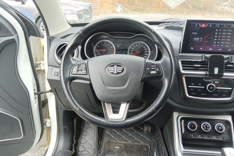 Used Bestune X40 2019 1.6L Manual Luxury Model China VI Standard
