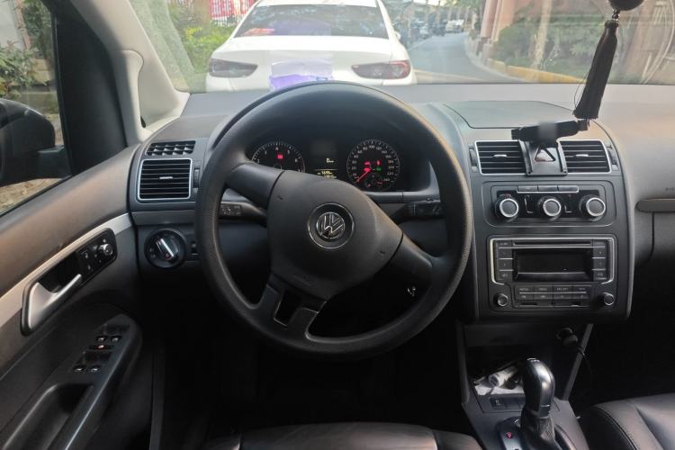 Used Volkswagen Touran 2015 1.4T DSG Comfort Edition 5 Seats
