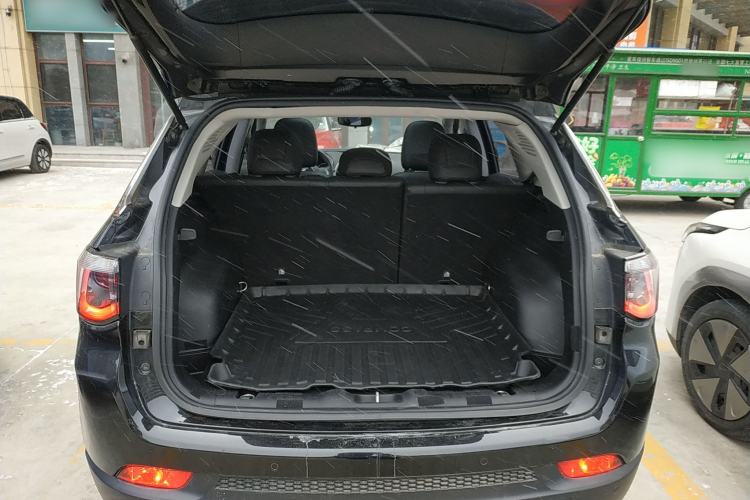 Used  Compass 2019 200T Automatic Family Edition - Connected Large Screen Version