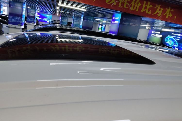 Used VOYAH Dream 2025 EV Four-Wheel Drive Flagship Kunpeng Edition