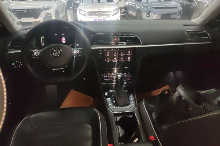 Used Volkswagen Lamando 2021 280TSI DSG Luxury Phantom Edition
