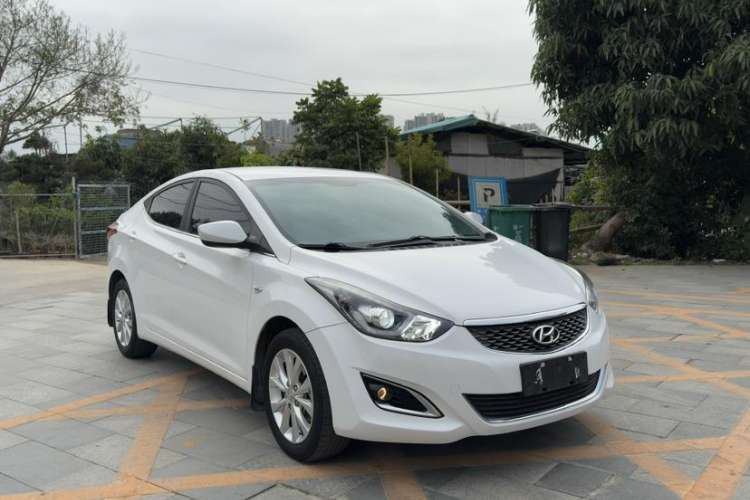 Used Hyundai Elantra 2016 1.6L Automatic Smart Version
