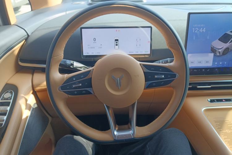 Used VOYAH Dream 2025 PHEV Four-Wheel Drive Prestige Kunpeng Edition
