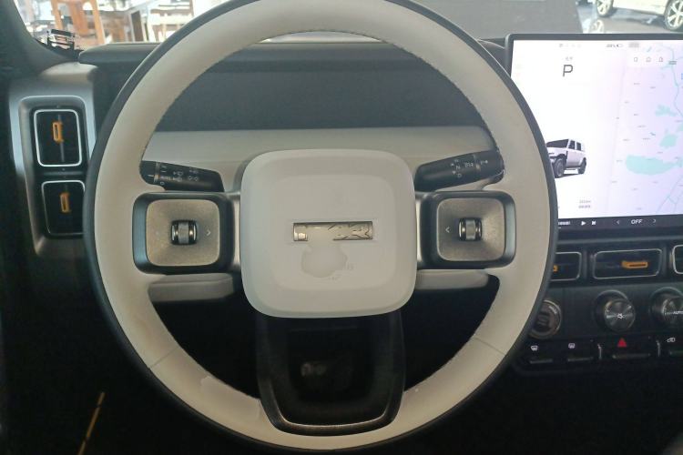 Used  V23 2025 401 Two-Wheel Drive Intelligent Driving Version
