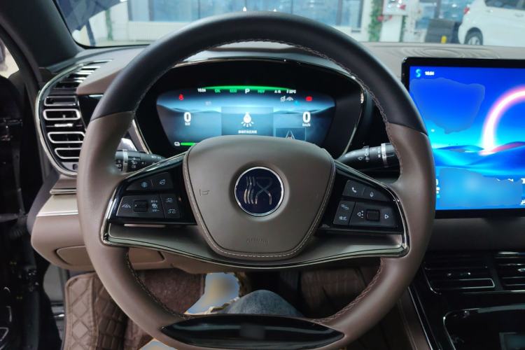 Used BYD Han 2024 DM-i Glory Edition 121KM Prestige Model
