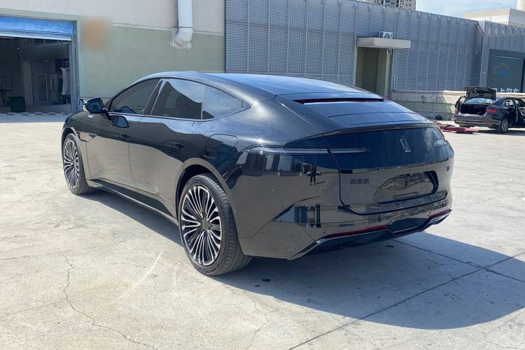 Used  12 2025 Ultra Extended-Range Edition
