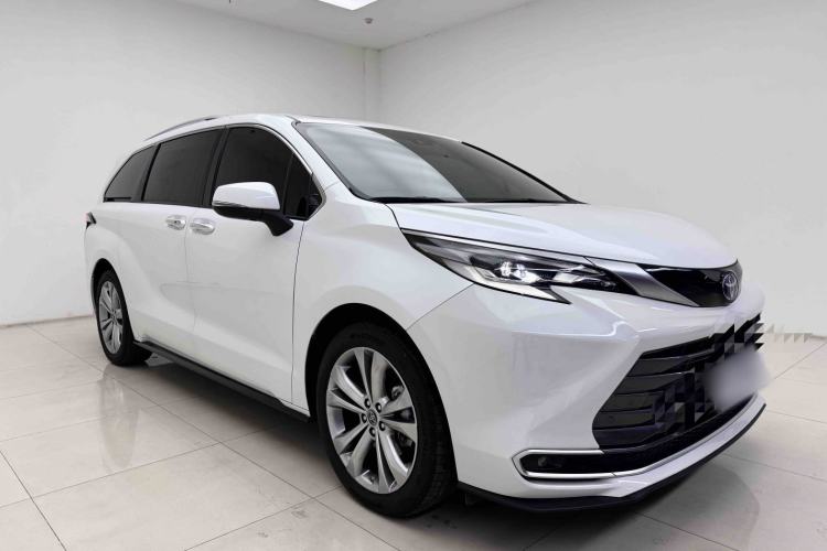 Used Toyota Sienna 2023 2.5L Hybrid Deluxe Edition
