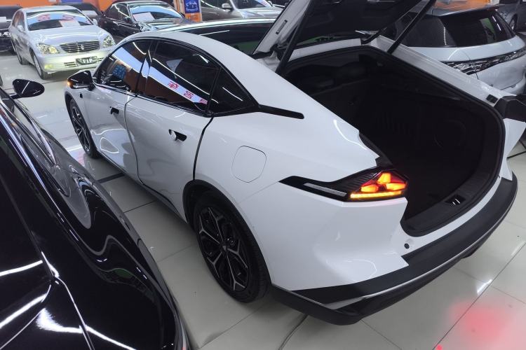 Used  SL03 2023 200Max Range-Extended Version
