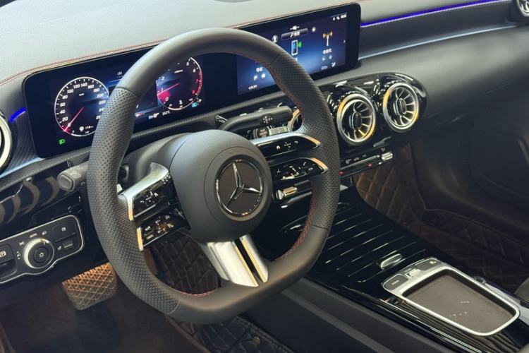 Used Mercedes-Benz A-Class 2025 A 200 L Fashion Model
