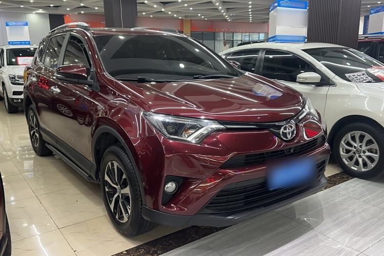 Used Toyota RAV4 2016 2.0L CVT Two-Wheel Drive Fashion Edition China V Standard
