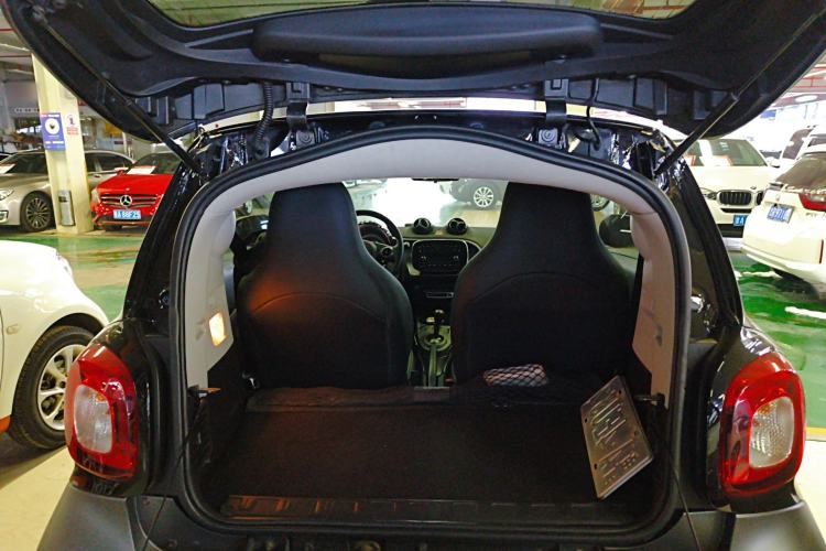 Used  fortwo 2019 0.9T 66kW Hardtop Wind Power Edition China VI
