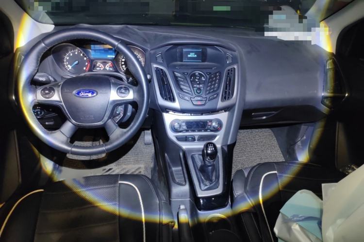 Used Ford Focus 2012 Hatchback 1.6L Manual Fashion Edition
