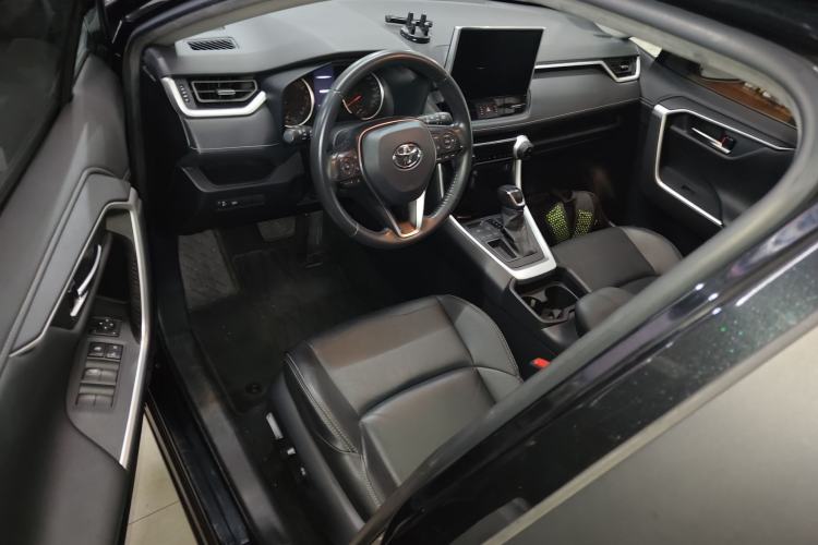 Used Toyota Wildlander 2021 2.0L CVT Two-Wheel Drive Luxury Edition