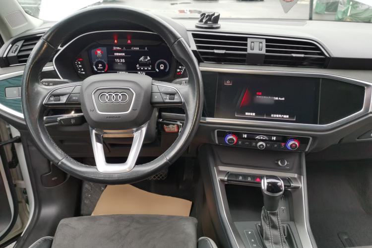 Used Audi Q3 2022 35 TFSI Progressive Dynamic Edition
