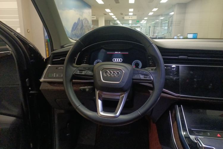Used Audi Q7 2023 45 TFSI quattro S line Sport model
