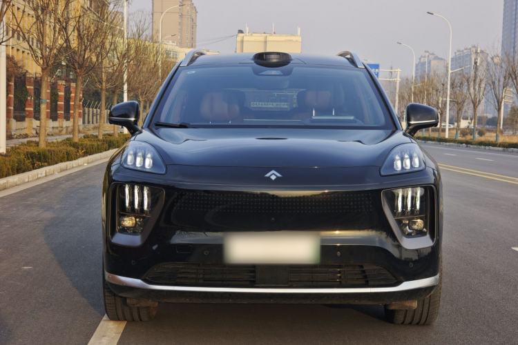 Used  HL 2025 700 Ultra Six-Seater All-Wheel-Drive LiDAR Version
