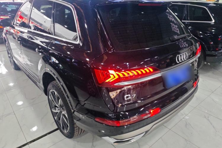 Used Audi Q7 2021 55 TFSI quattro S line Sport model