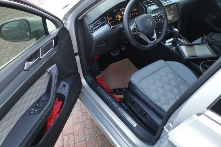 Used Volkswagen Magotan 2023 2 Million Units Limited Edition 330TSI DSG Leading Version
