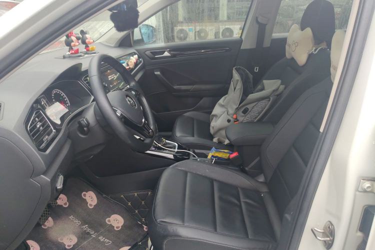 Used Volkswagen T-ROC 2019 280TSI DSG Two-Wheel Drive Comfort Version China VI Standard
