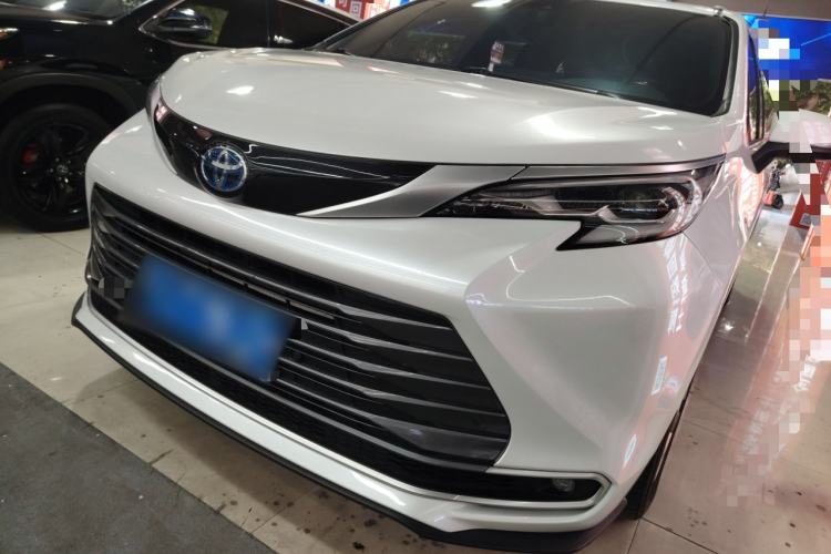 Used Toyota Sienna 2021 2.5L Hybrid Premium Edition
