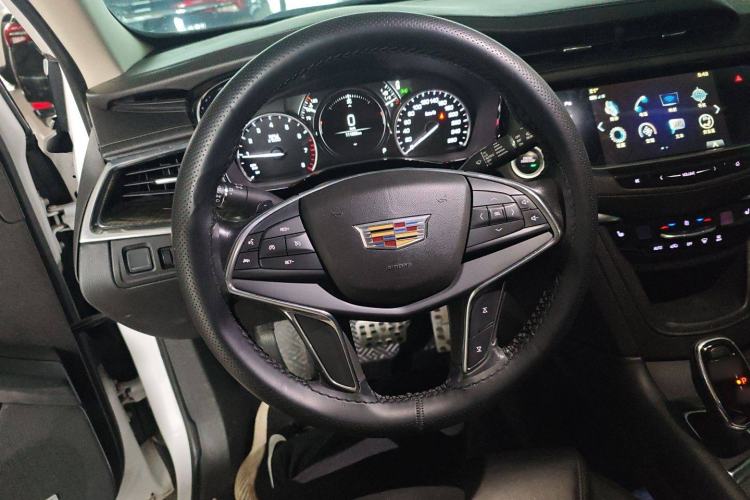 Used Cadillac XT5 2018 25T Luxury Model
