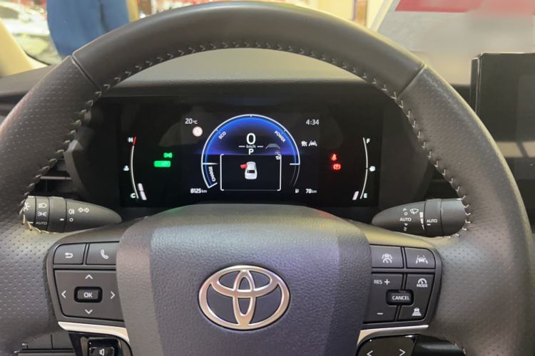Used Toyota Camry 2024 Dual-Motor 2.0 HGVP Luxury Edition
