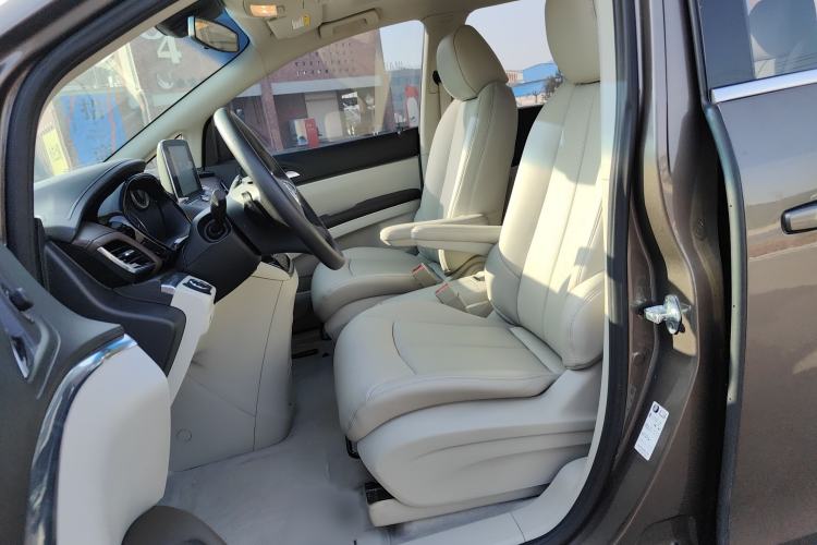 Used Buick GL8 2022 Land Cruiser Executive Class 652T Comfort Model