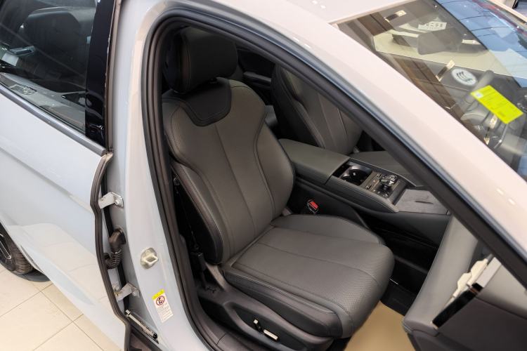 Used BYD Qin L 2025 DM-i Smart Drive 120KM Superior Model